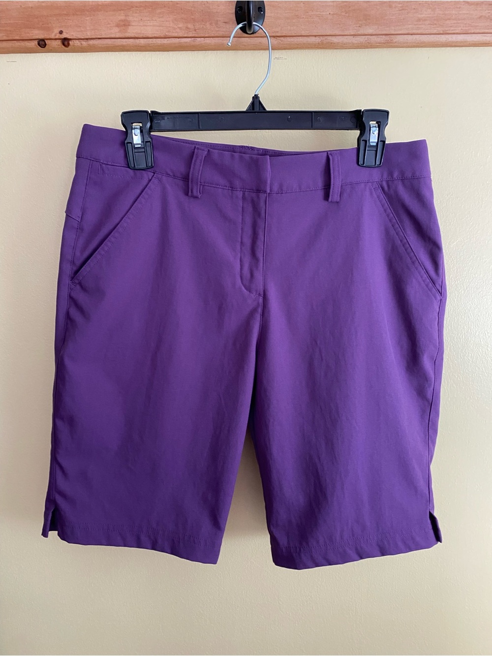 NWOT PUMA Women’s Purple Bermuda Golf Shorts, Pockets and Zipper Front